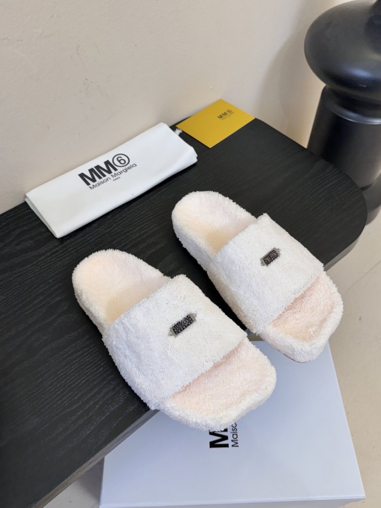 Шльопанці жіночі