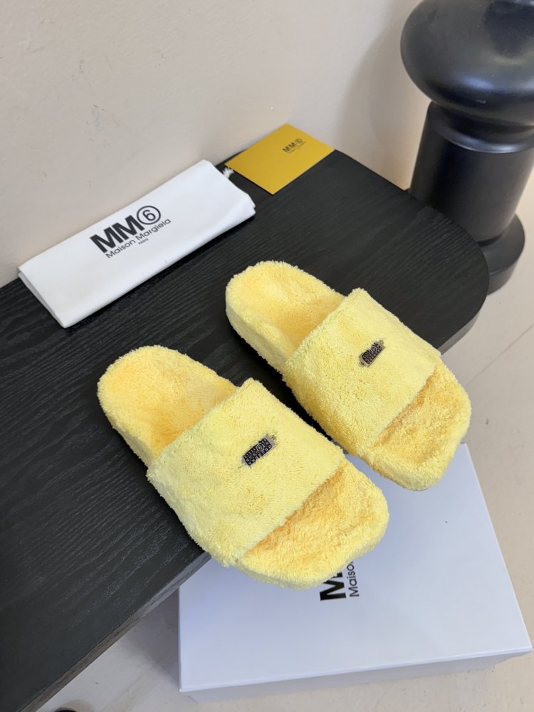 Шльопанці жіночі