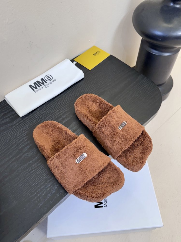 Шльопанці жіночі