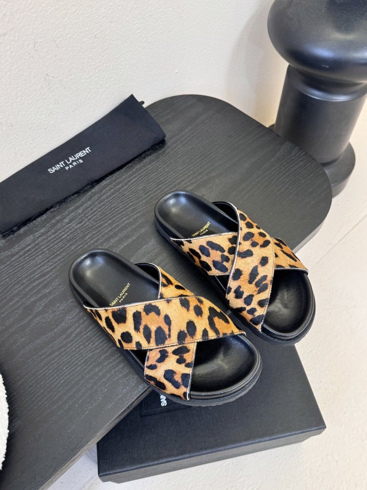 Шлепанцы женские