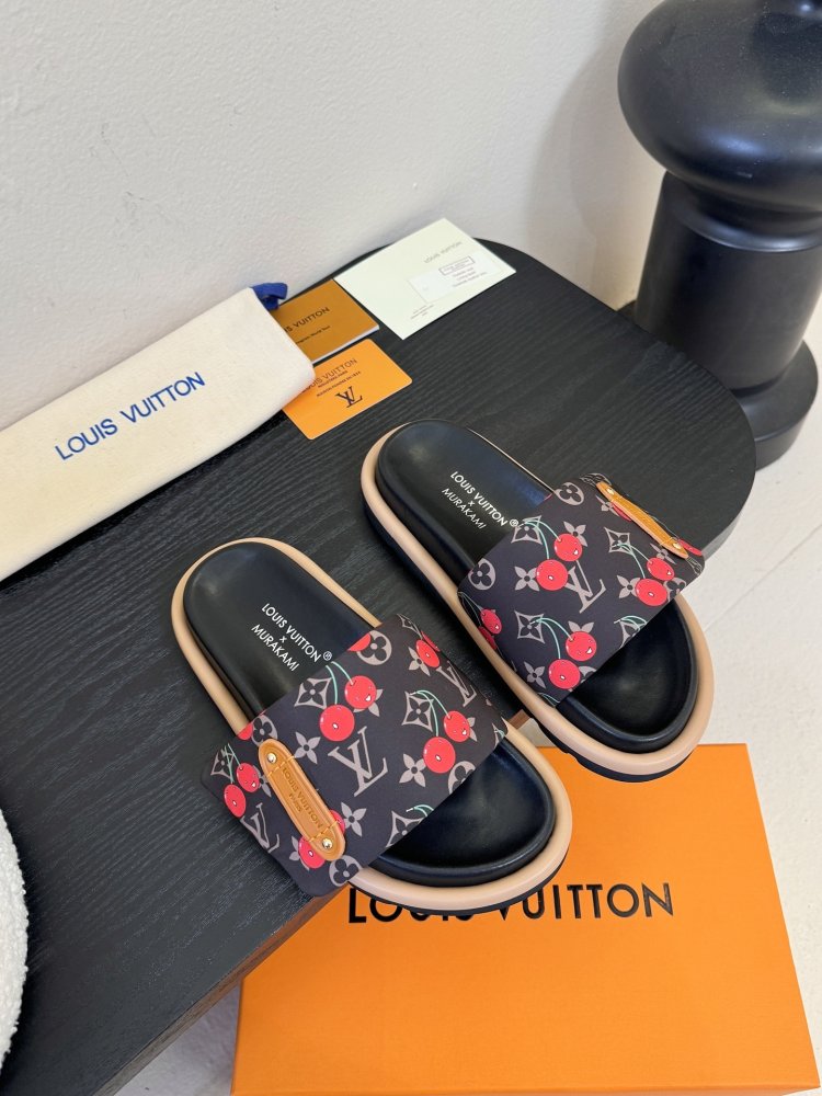 Шлепанцы женские