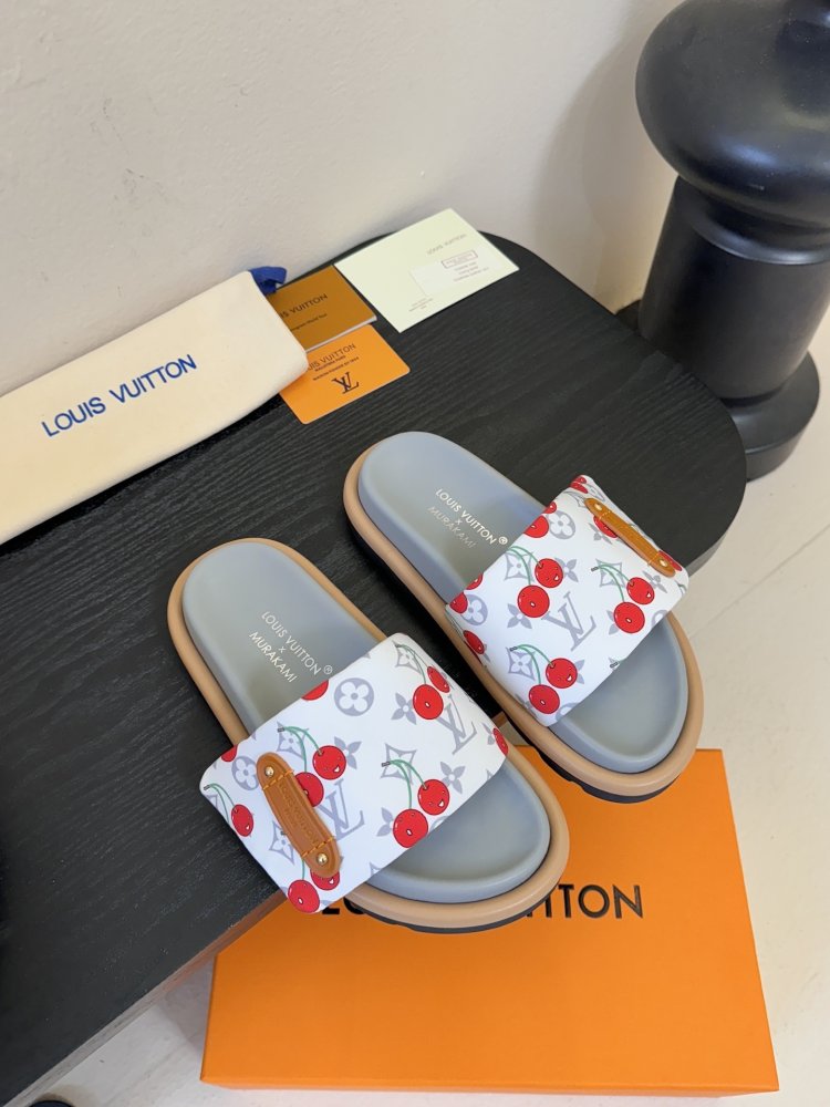 Шлепанцы женские