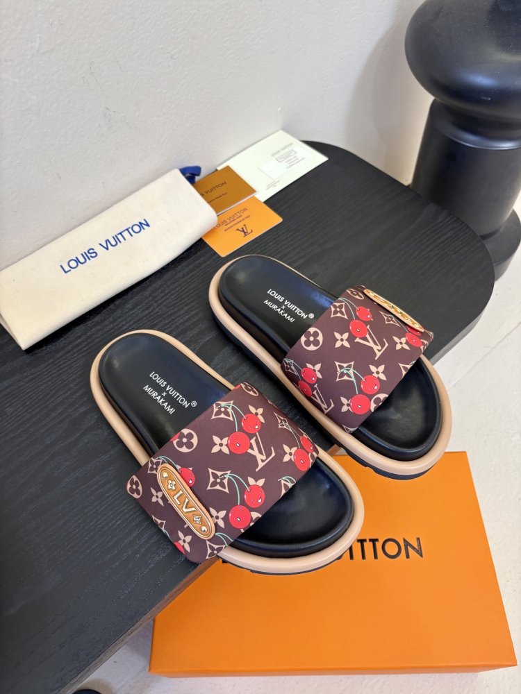 Шлепанцы женские