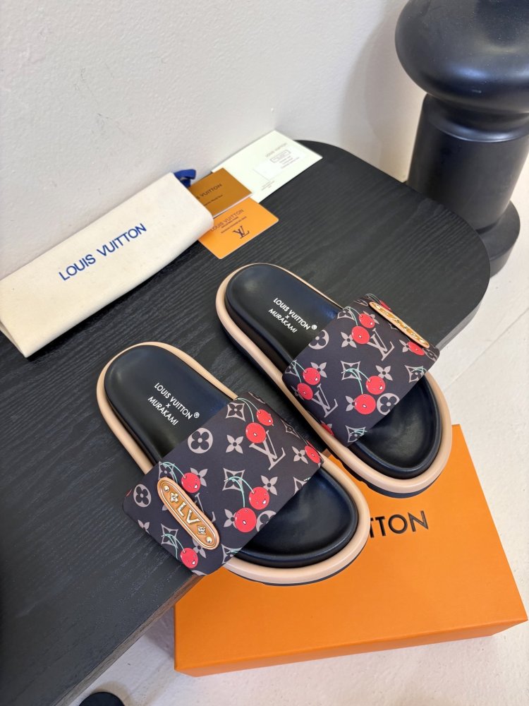 Шлепанцы женские