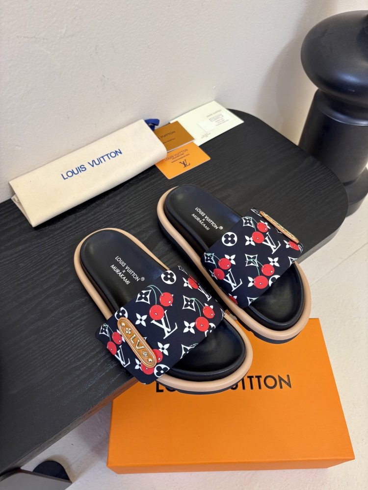 Шлепанцы женские