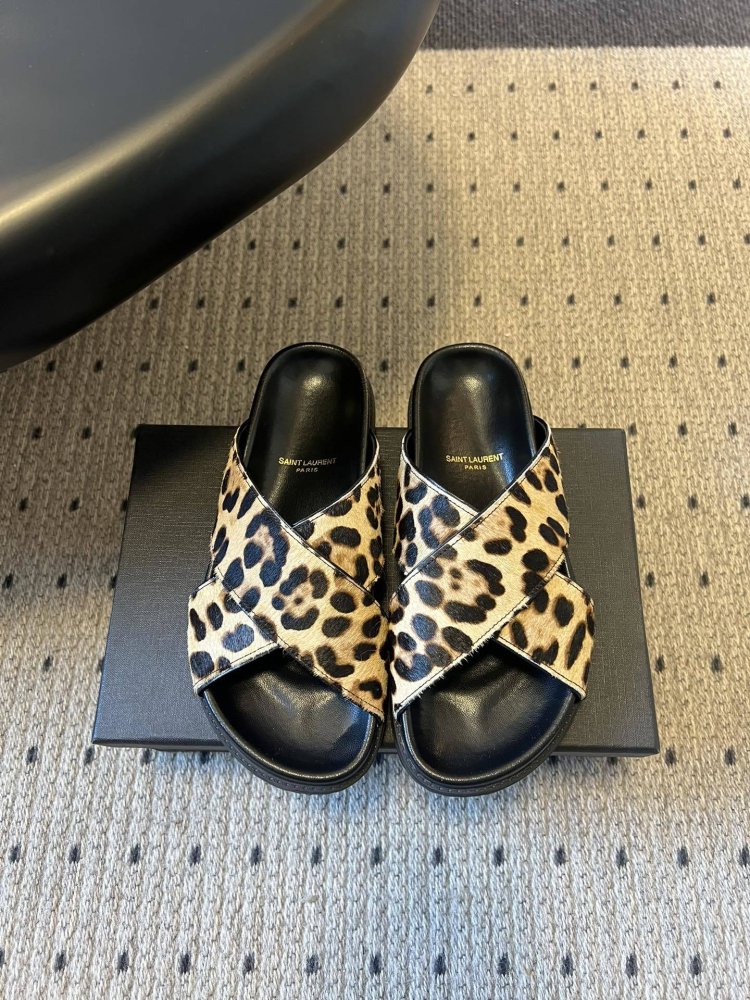 Шлепанцы женские