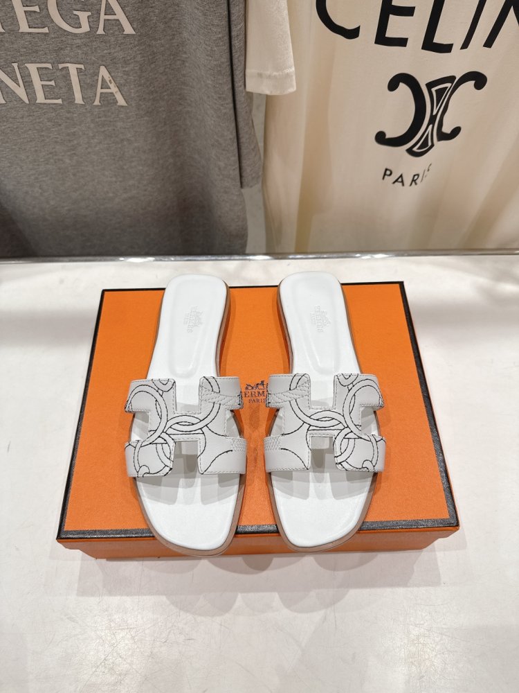 Шлепанцы женские