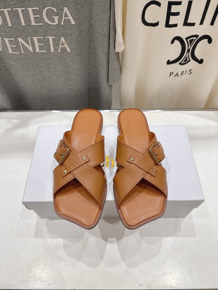 Шлепанцы женские