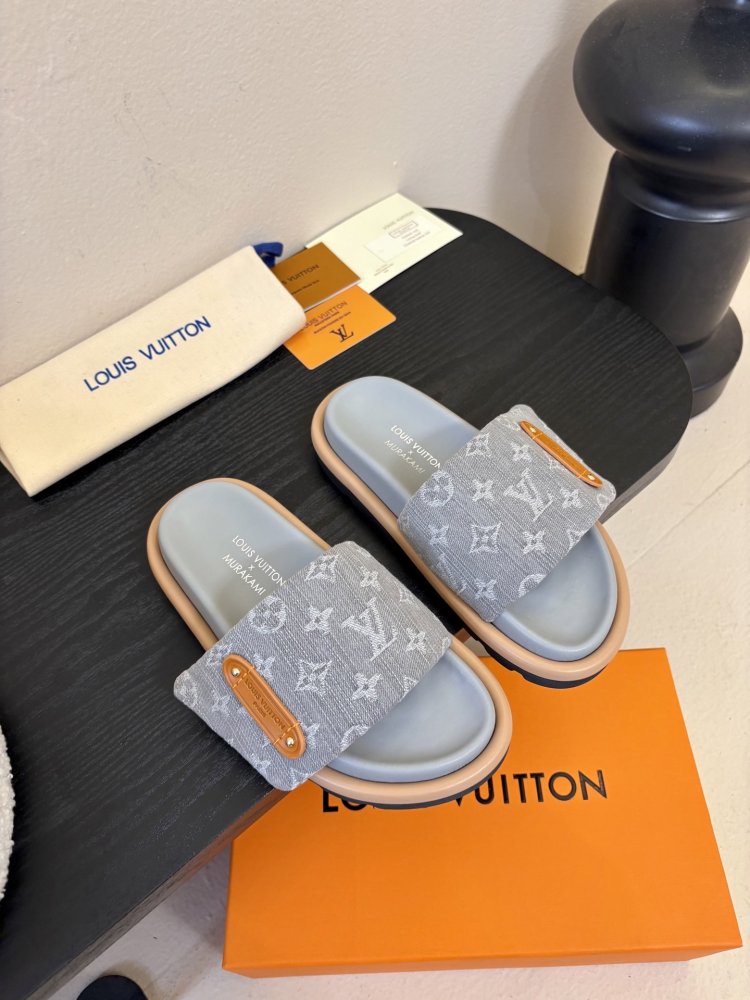 Шлепанцы женские