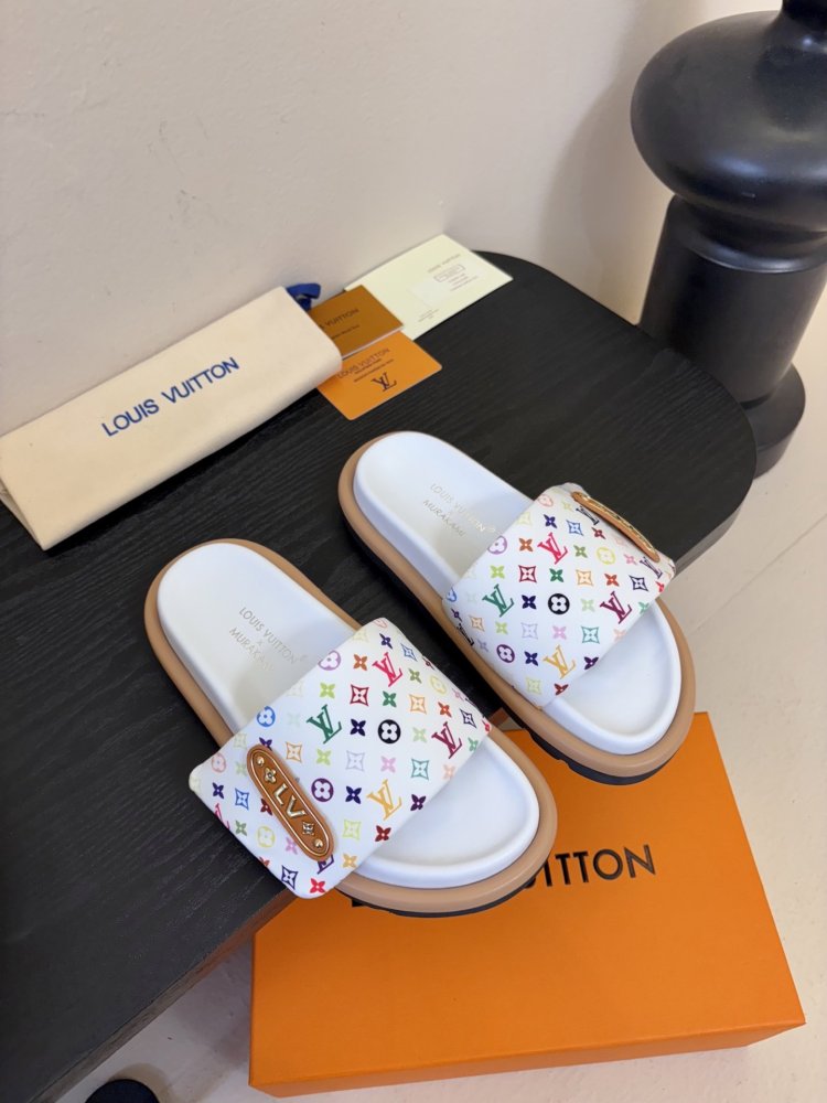 Шлепанцы женские