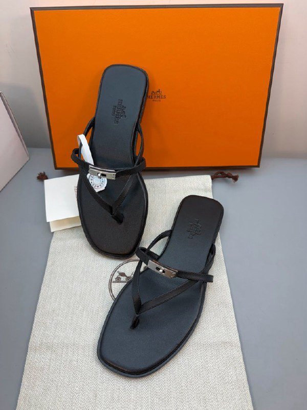 Шльопанці жіночі