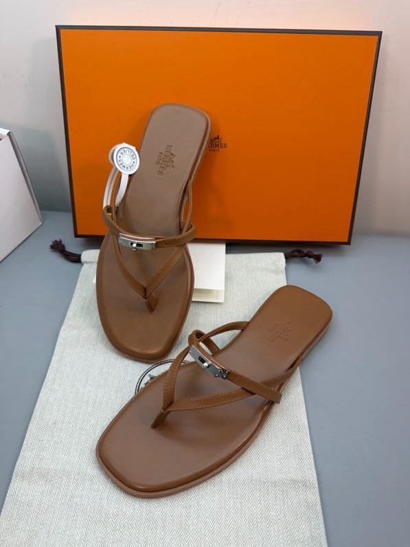 Шльопанці жіночі