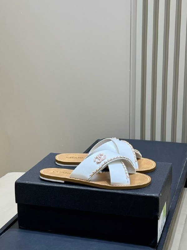 Шлепанцы женские