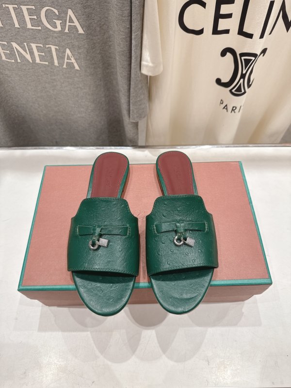 Шлепанцы женские