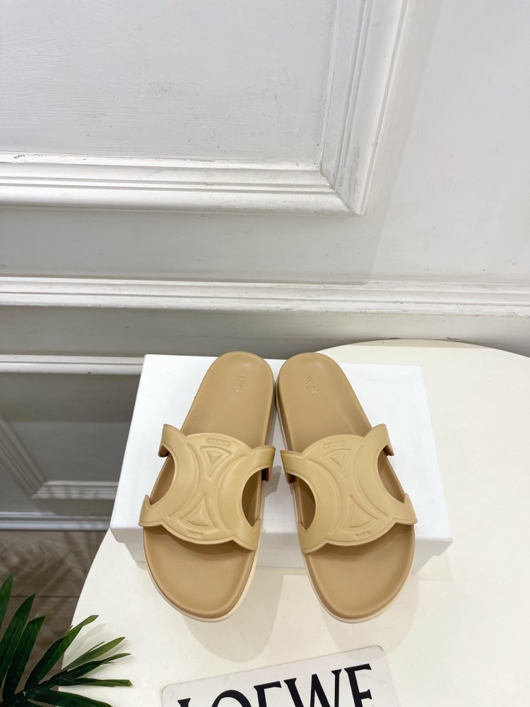 Шлепанцы женские