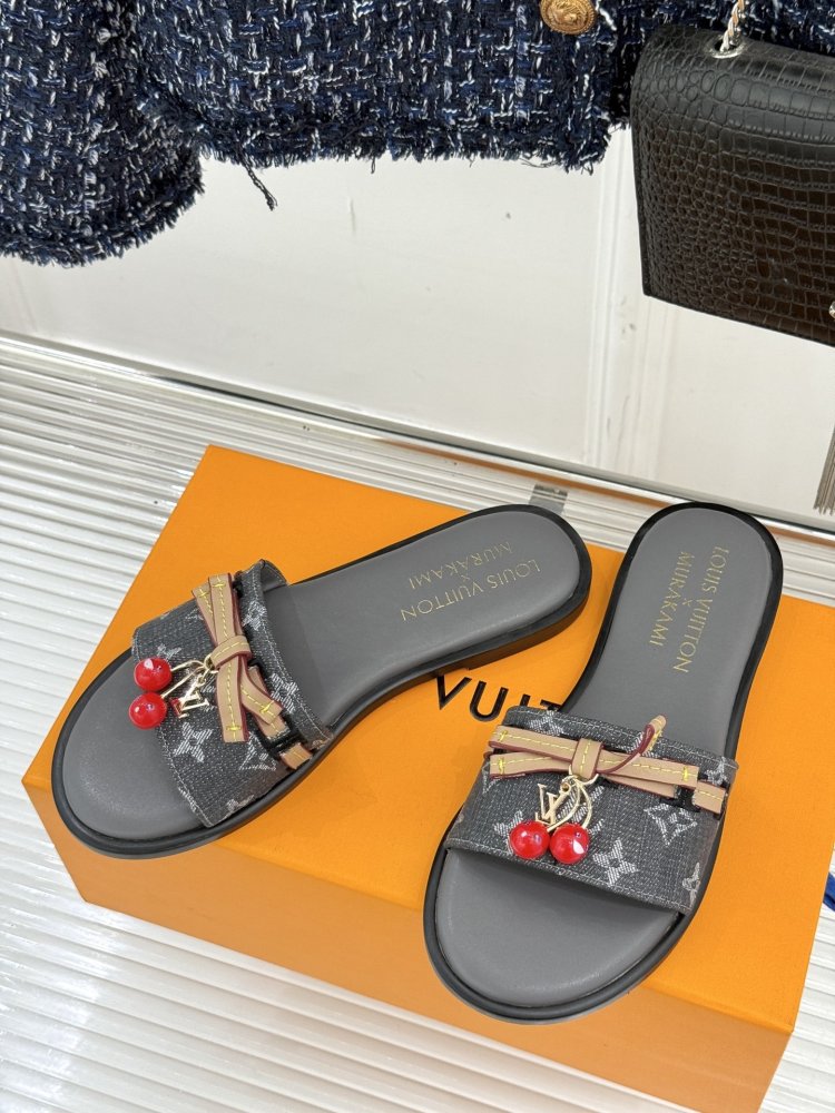 Шльопанці жіночі фото 2