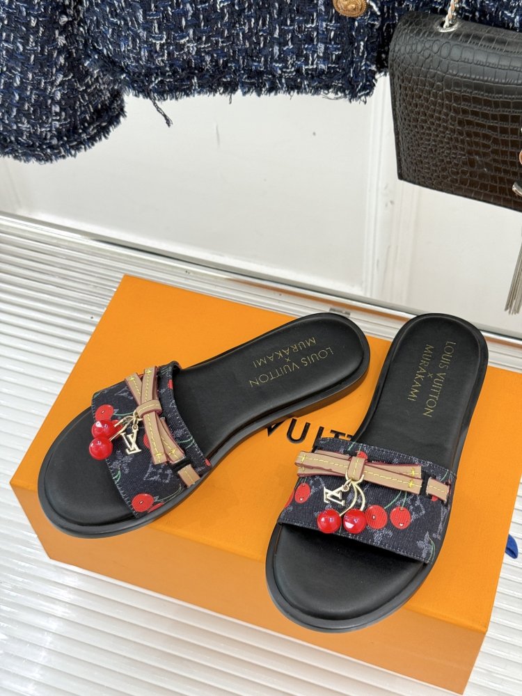 Шлепанцы женские фото 2