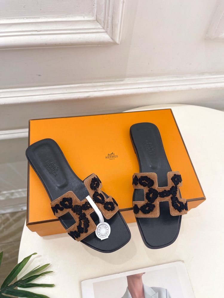 Шльопанці жіночі фото 2