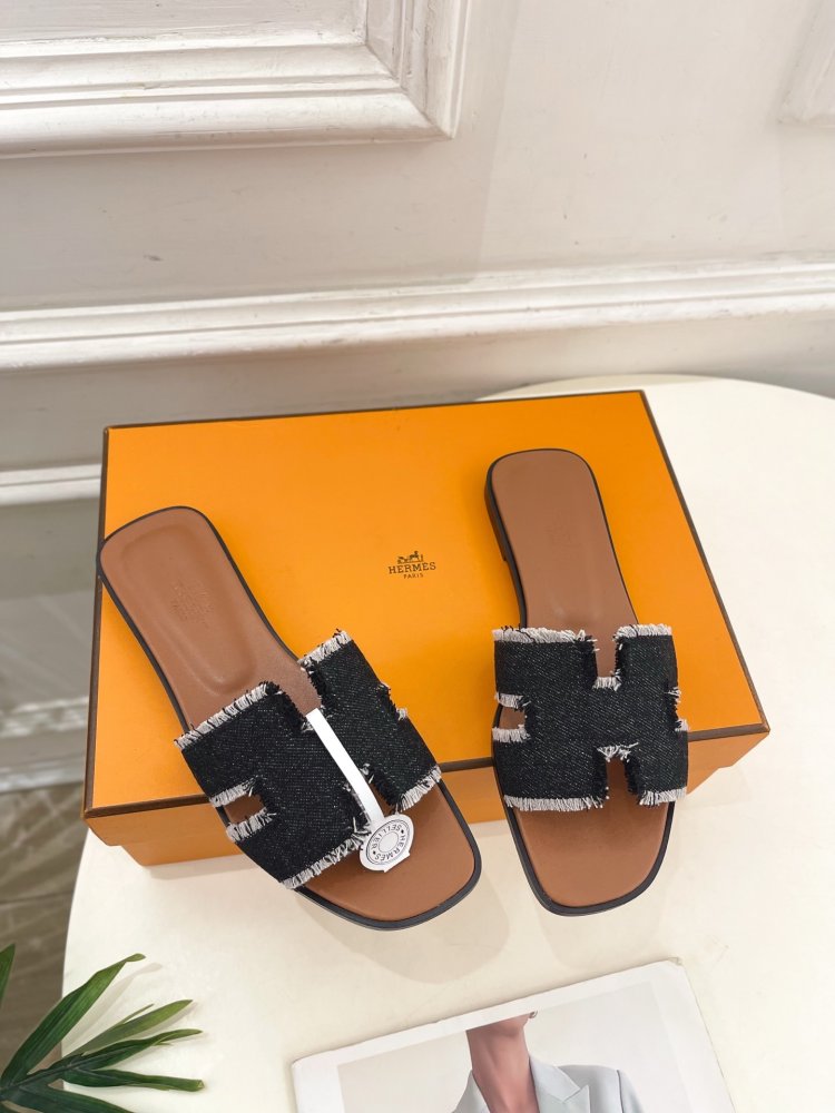 Шлепанцы женские фото 2