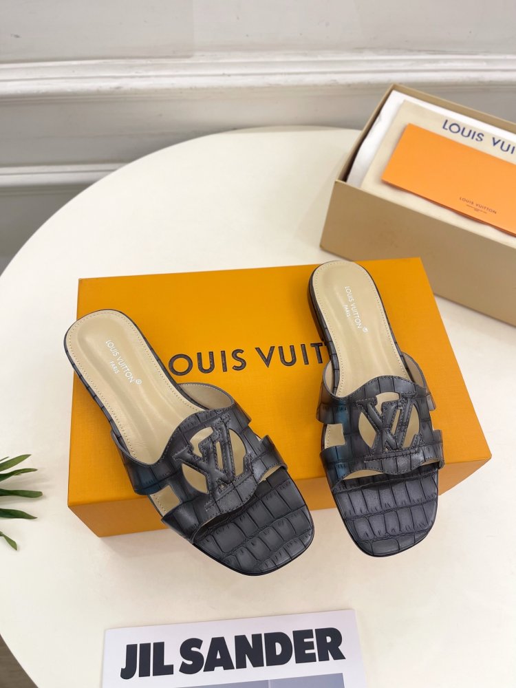 Шлепанцы женские фото 2