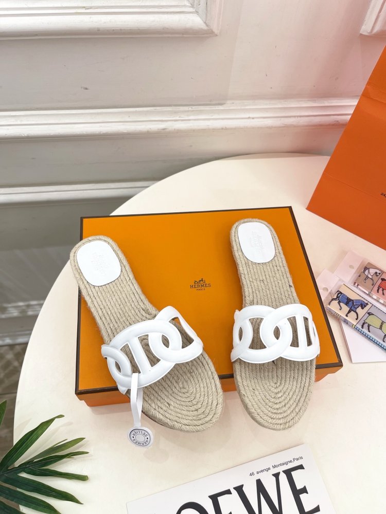 Шлепанцы женские фото 2