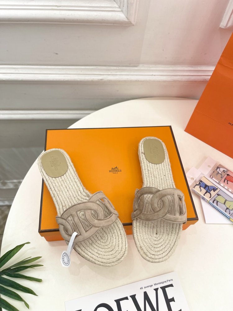 Шлепанцы женские фото 2