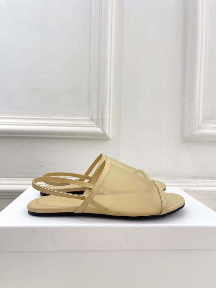 Шлепанцы женские фото 2