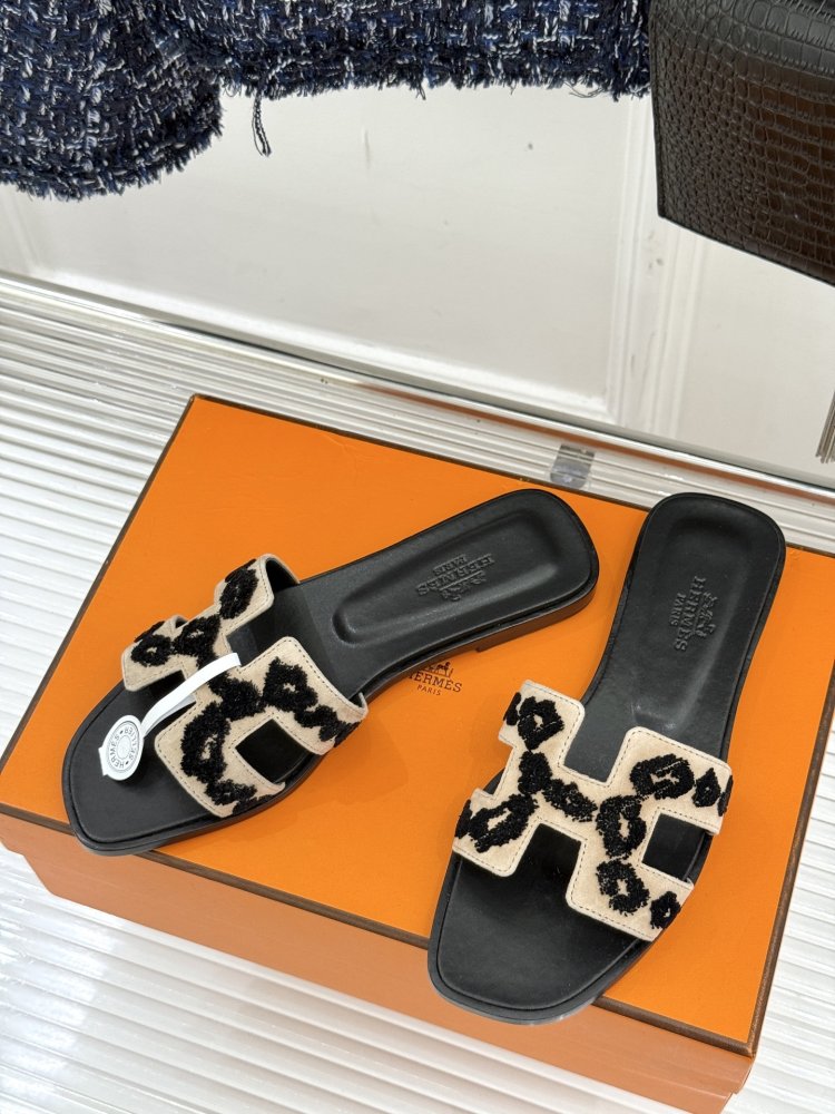 Шльопанці жіночі фото 2