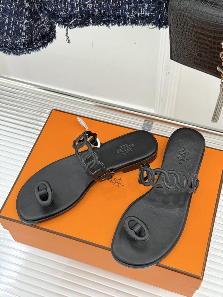 Шльопанці жіночі фото 2