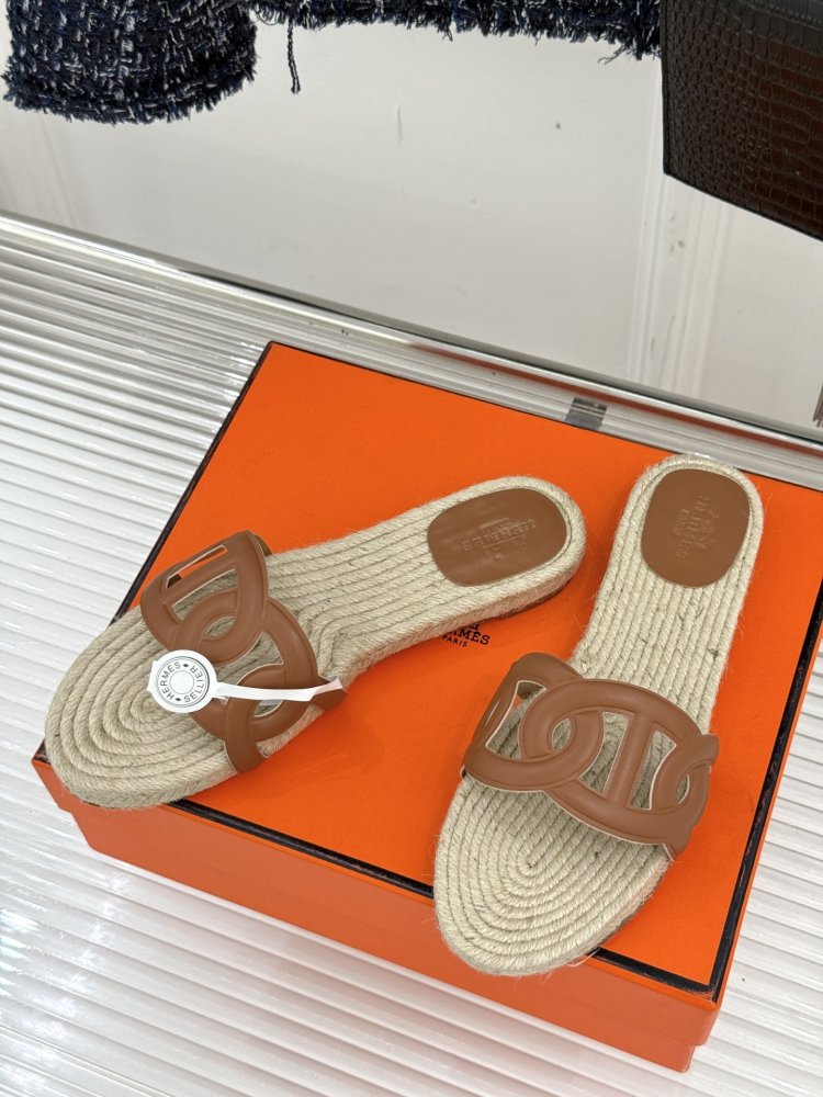 Шльопанці жіночі фото 2