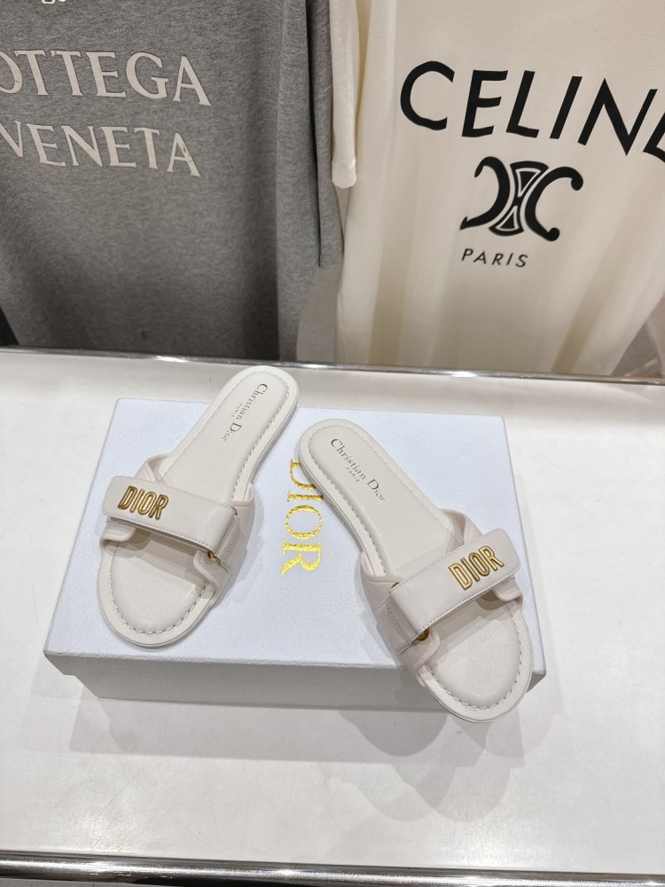 Шлепанцы женские фото 2