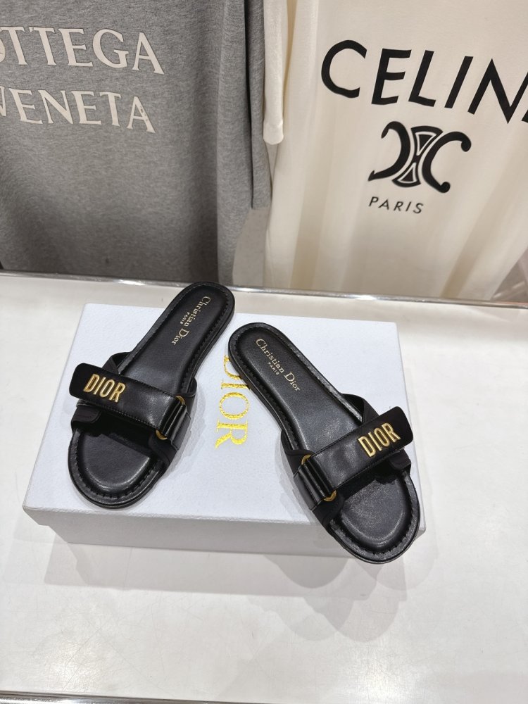 Шлепанцы женские фото 2