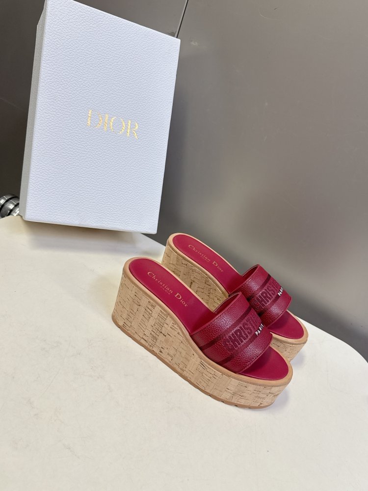 Шлепанцы женские фото 2