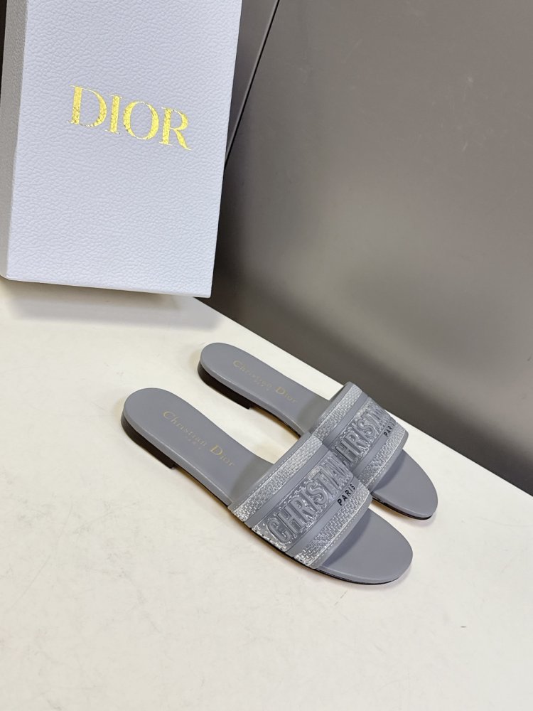 Шльопанці жіночі фото 2