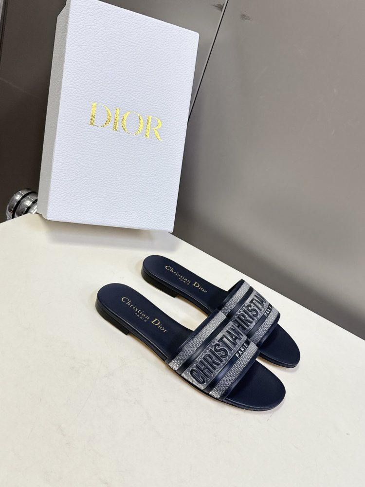 Шльопанці жіночі фото 2