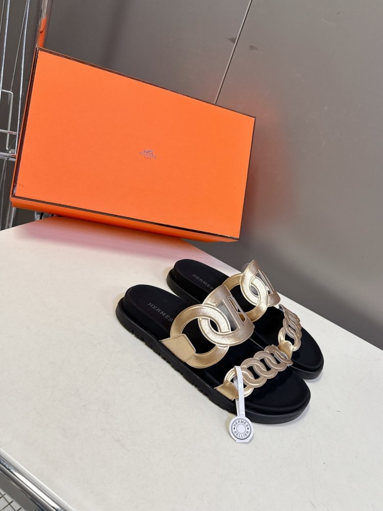 Шлепанцы женские фото 2