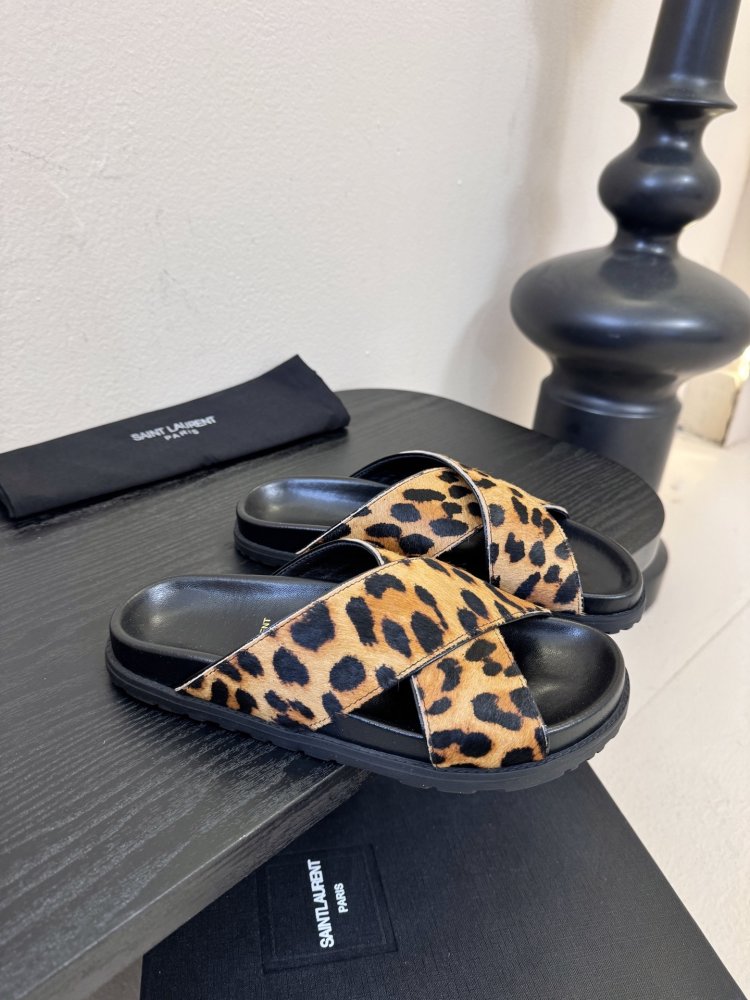 Шлепанцы женские фото 2