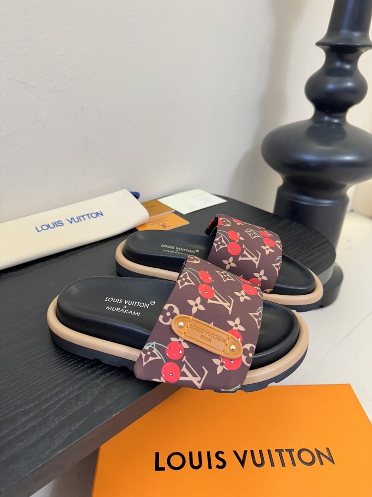 Шлепанцы женские фото 2