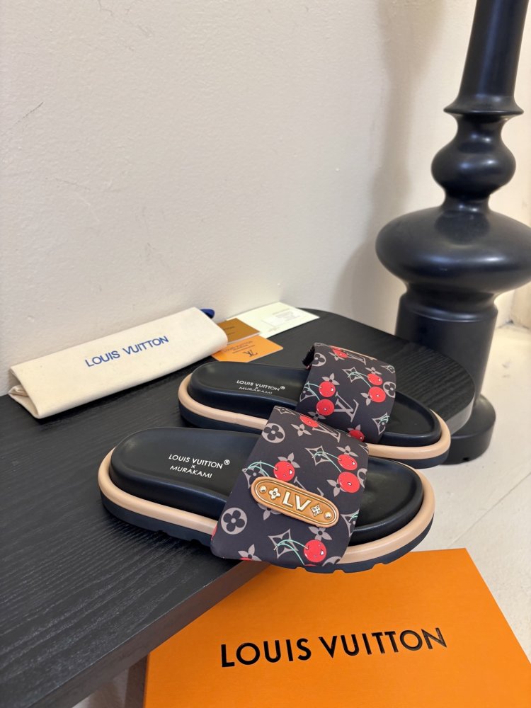 Шлепанцы женские фото 2