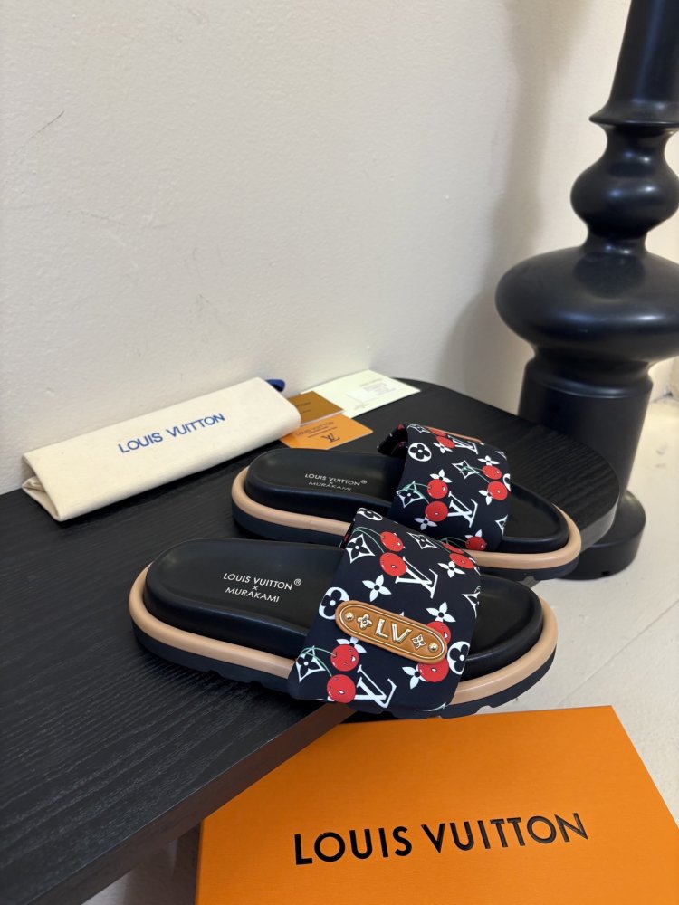 Шлепанцы женские фото 2