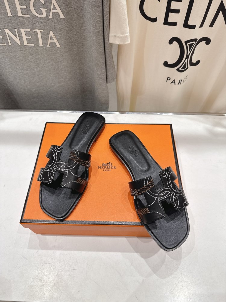 Шлепанцы женские фото 2