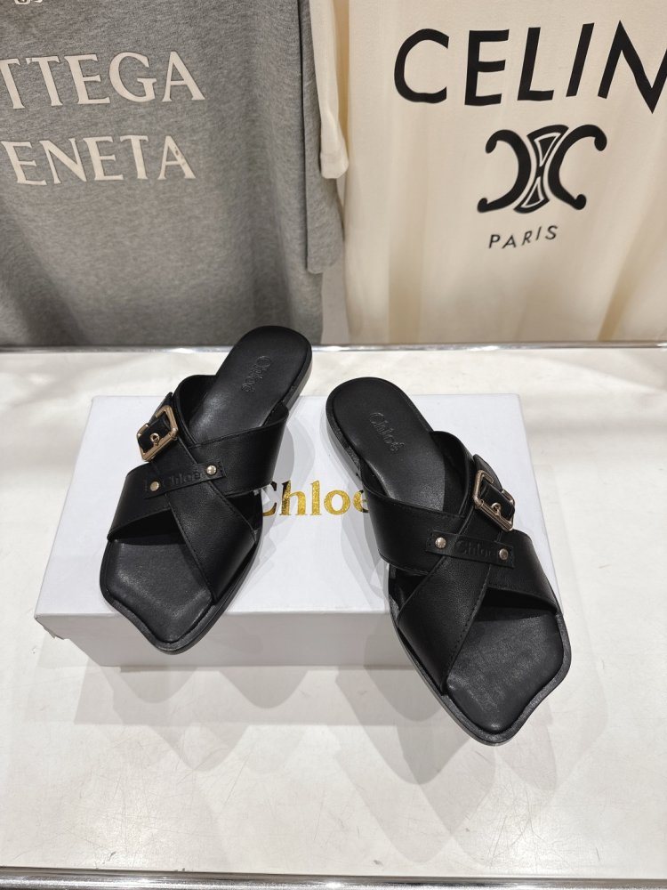 Шлепанцы женские фото 2