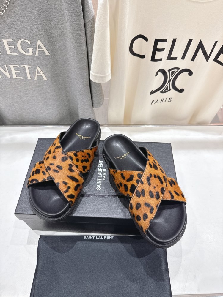 Шлепанцы женские фото 2