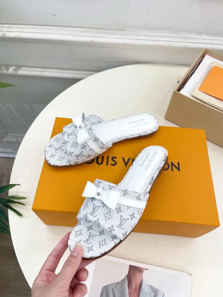 Шлепанцы женские фото 3