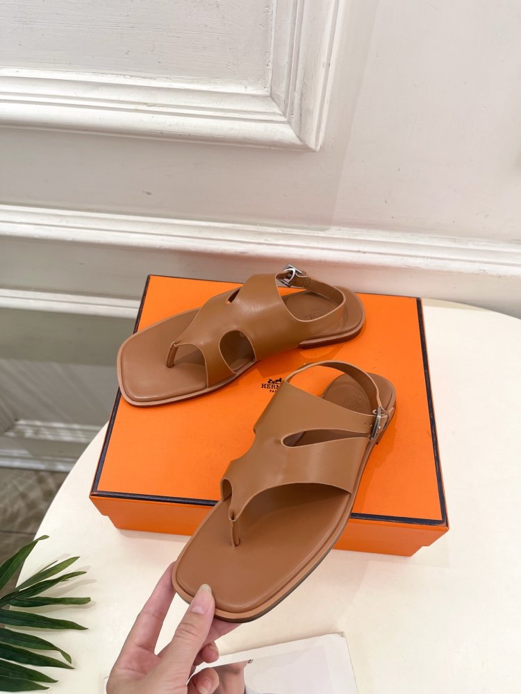 Шлепанцы женские фото 3