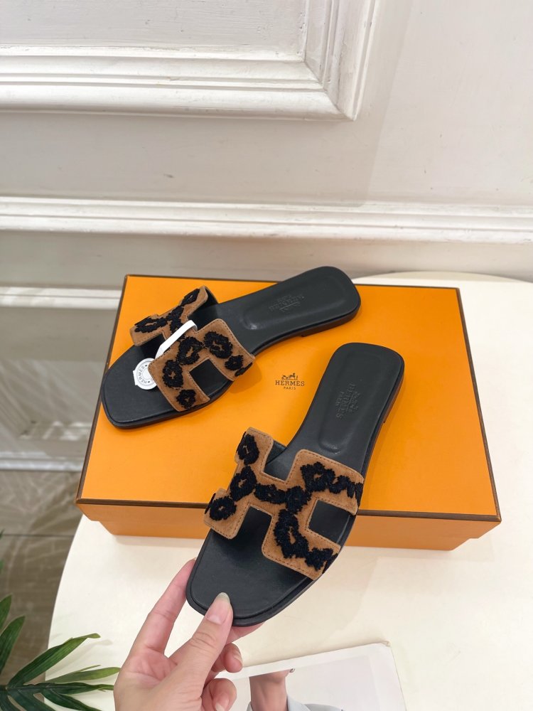 Шльопанці жіночі фото 3