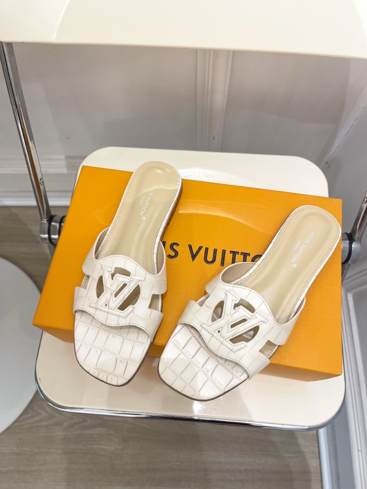 Шлепанцы женские фото 3