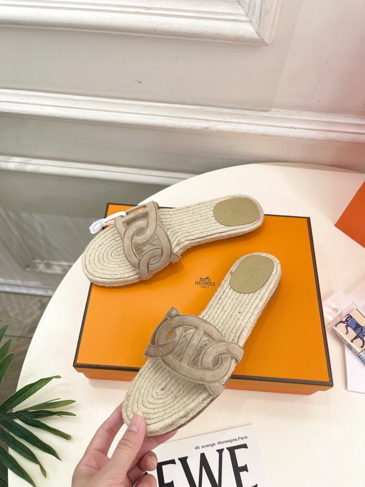 Шлепанцы женские фото 3