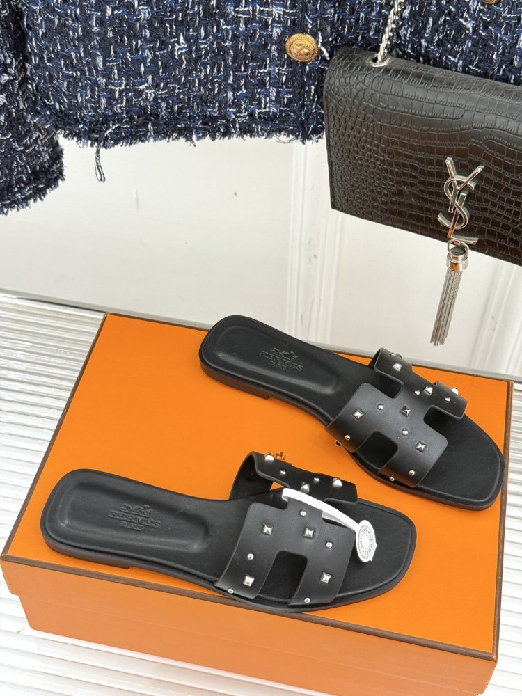 Шлепанцы женские фото 3