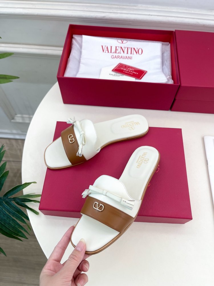 Шлепанцы женские фото 3